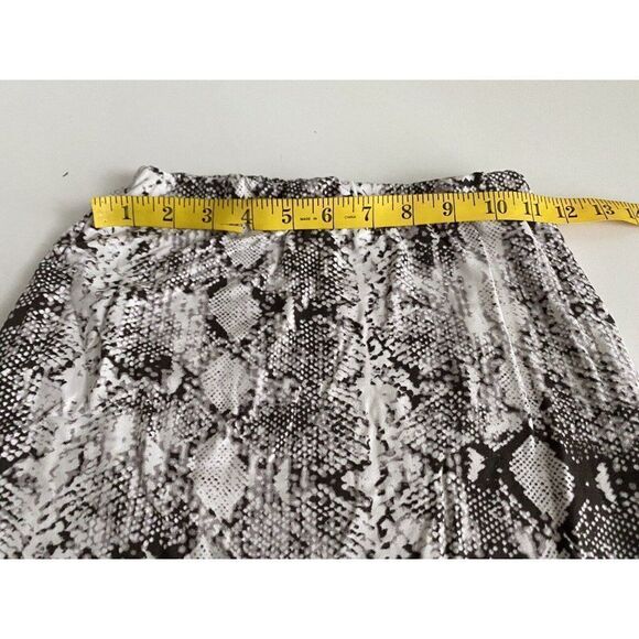 Fashion Nova Snake Skin Print Skirt Short Mini Stretch Women’s Sz S - Picture 3 of 7